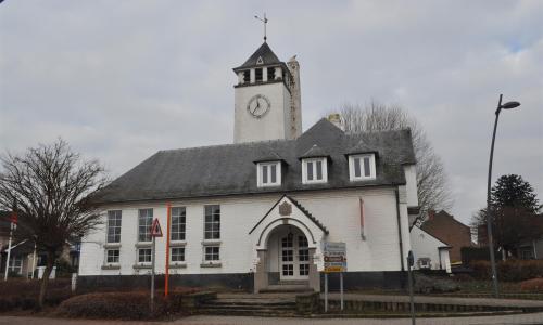 Voormalig gemeentehuis van Vlezenbeek wordt gerenoveerd